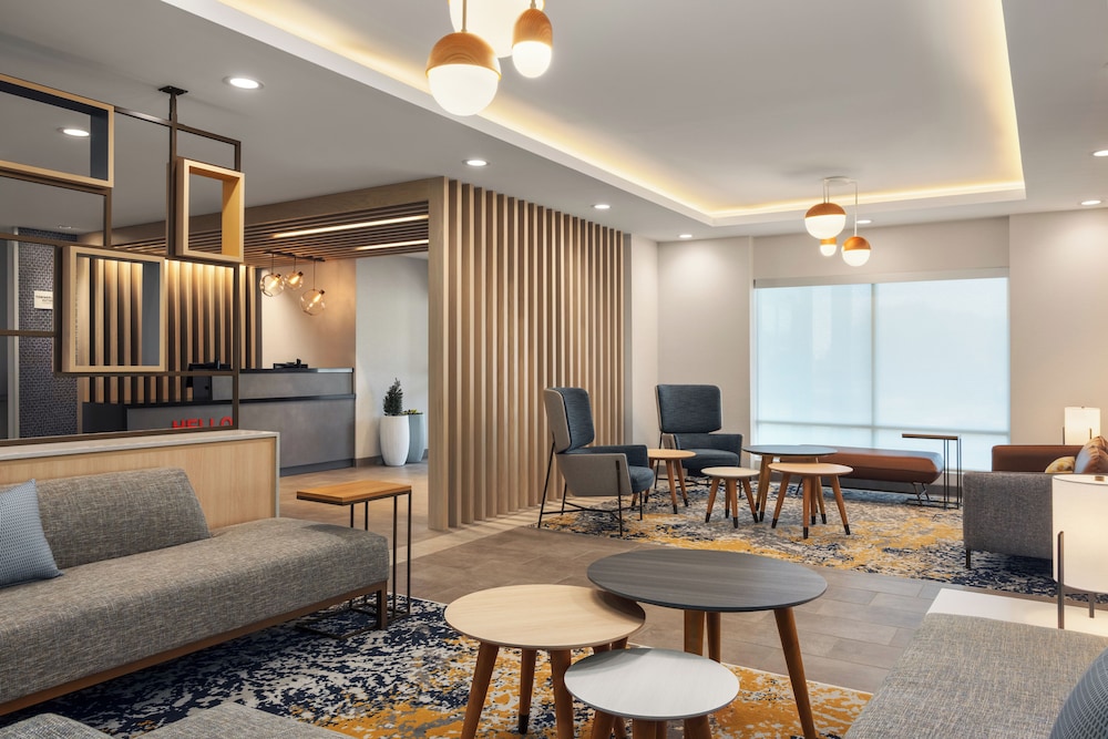 TownePlace Suites by Marriott Hickory 16/32