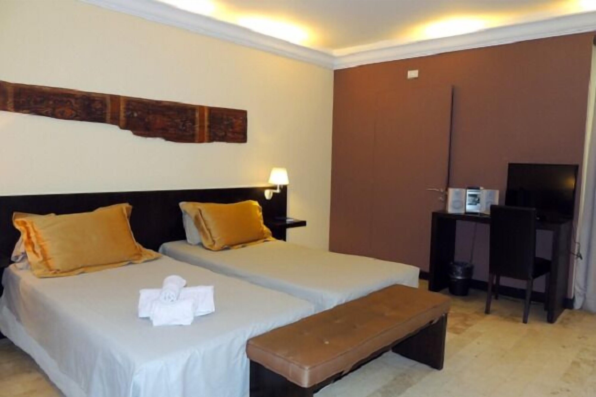 Room, Queen Bed, Attic
