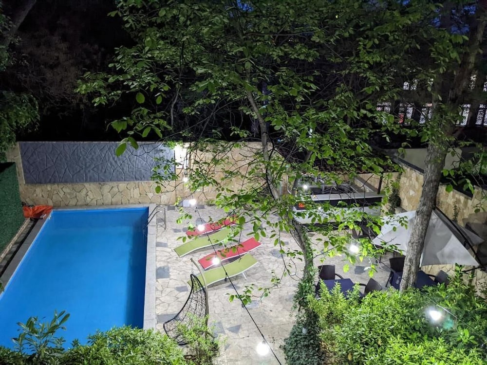 Sani Hotel 33/41