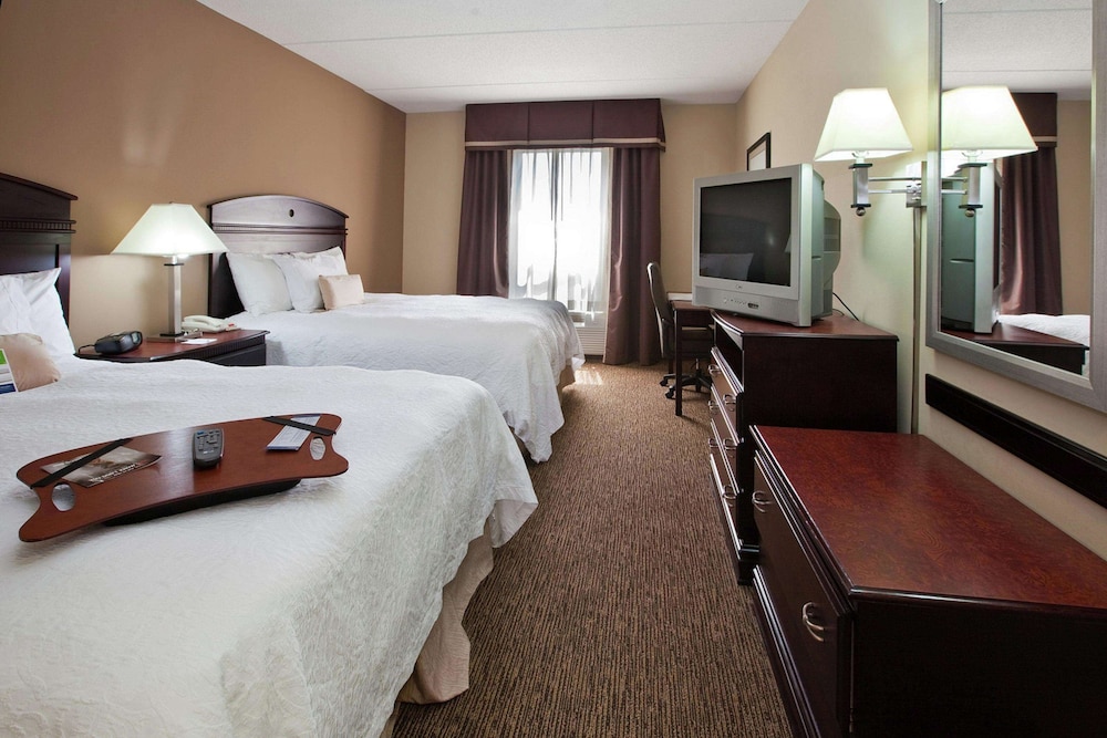 Hampton Inn & Suites Burlington NC 22/66