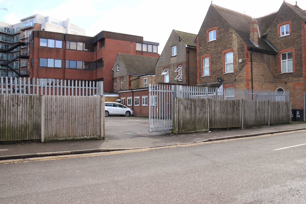 Upton Road Apartments 42/50