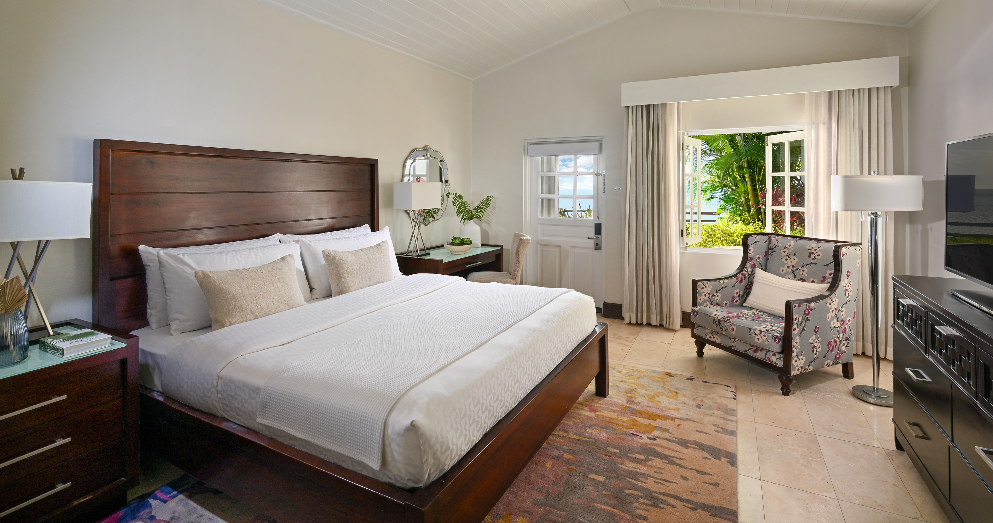 Tranquility, Walkout, Beach Front, Patio, Bathtub, Club Floor