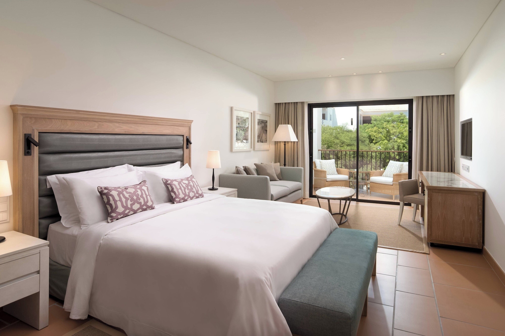 Junior Suite, Queen Bed, Resort View