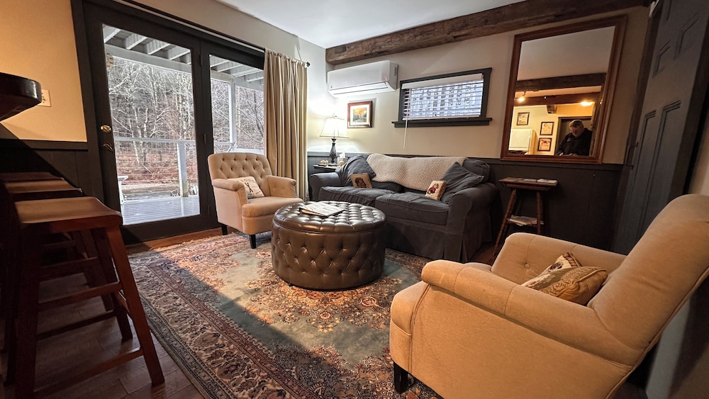 Phineas Swann Bed Breakfast 44/80
