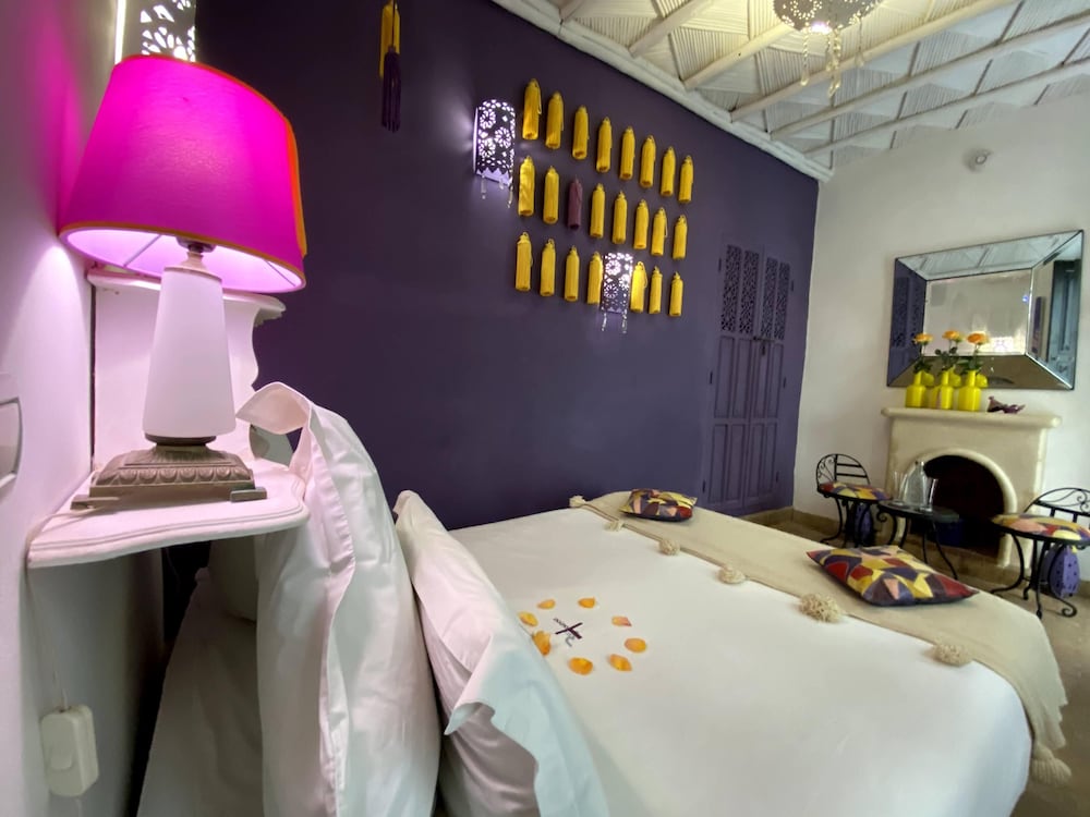 JUNIOR SUITE, QUEEN BED, PRIVATE POOL, PATIO