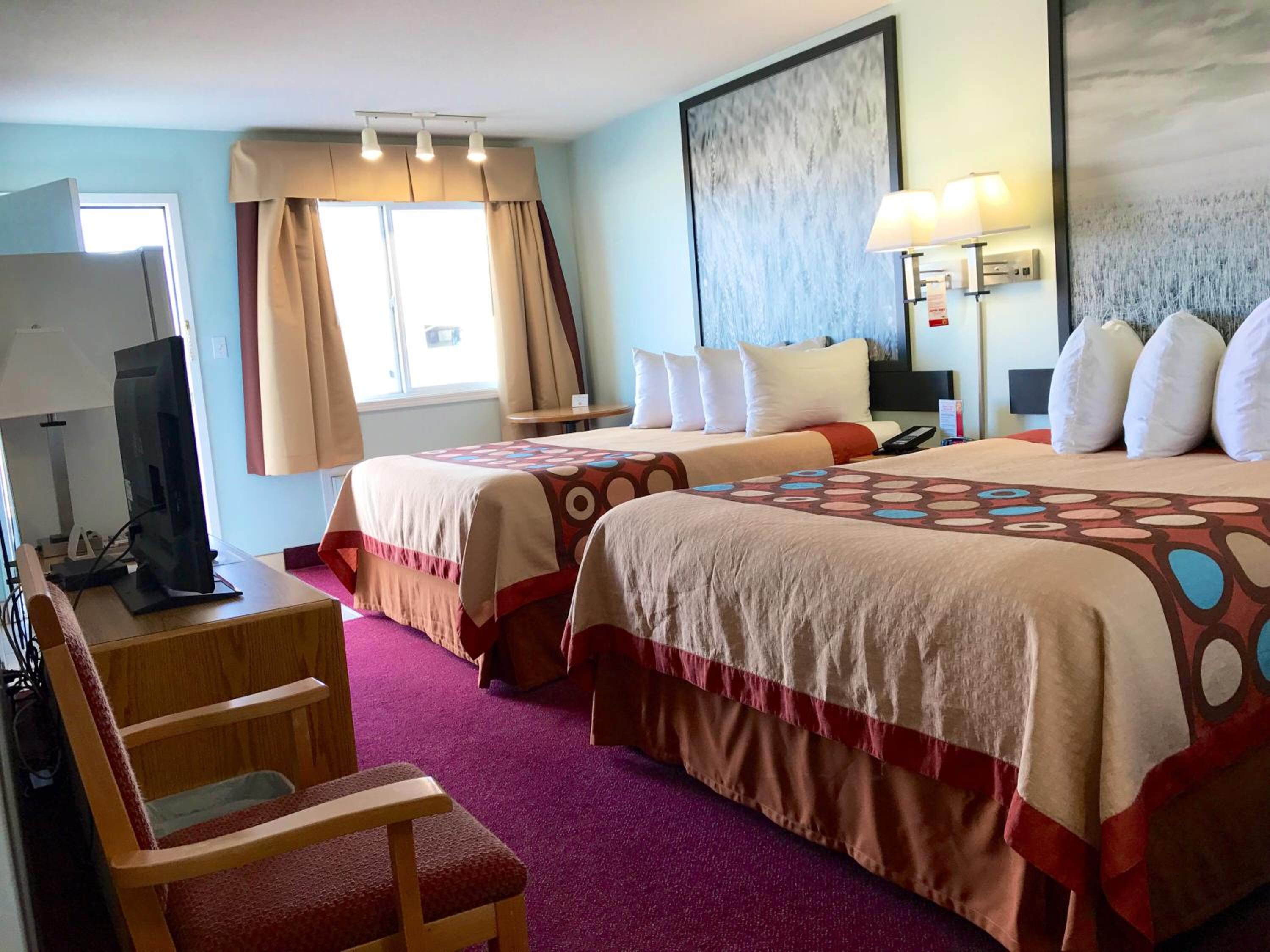 Room, King Bed, Queen Bed, Exterior Entrance