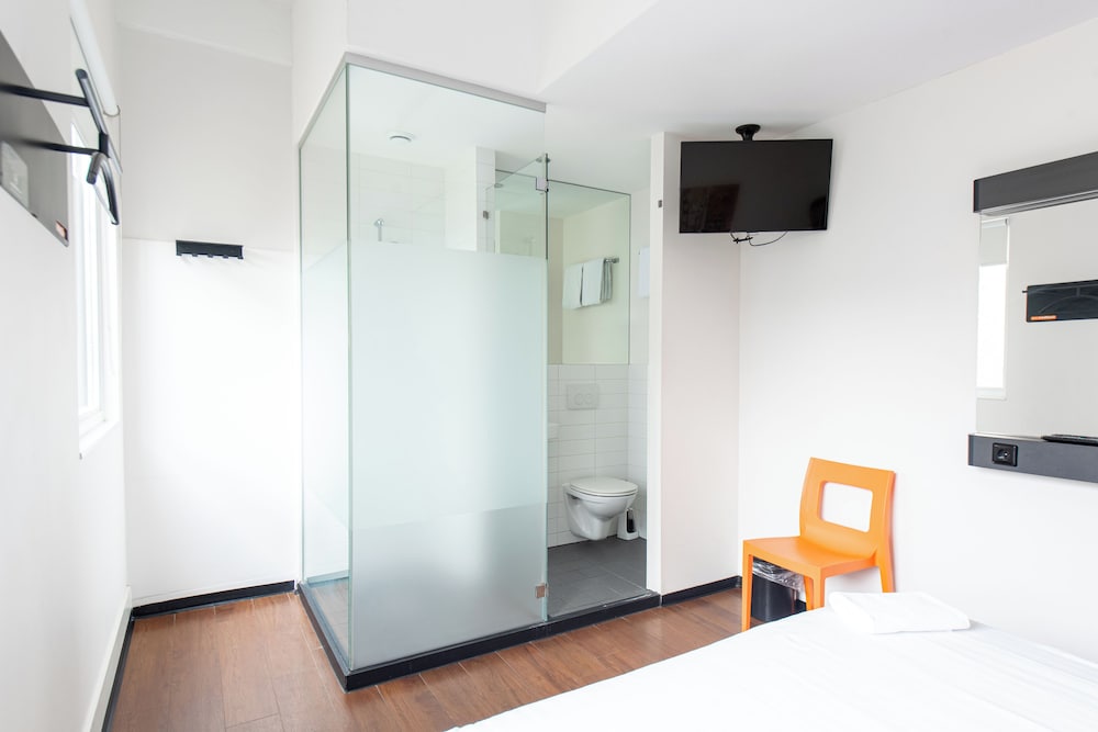 easyHotel Amsterdam City Centre 37/66