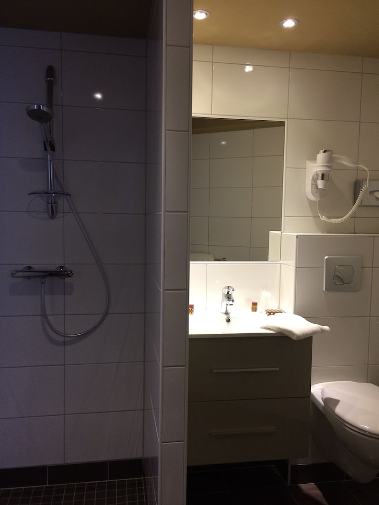Moka Hotel 20/20