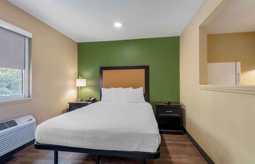 Studio6 Suites Charlotte, NC - Tyvola Rd/Executive Park 5/50