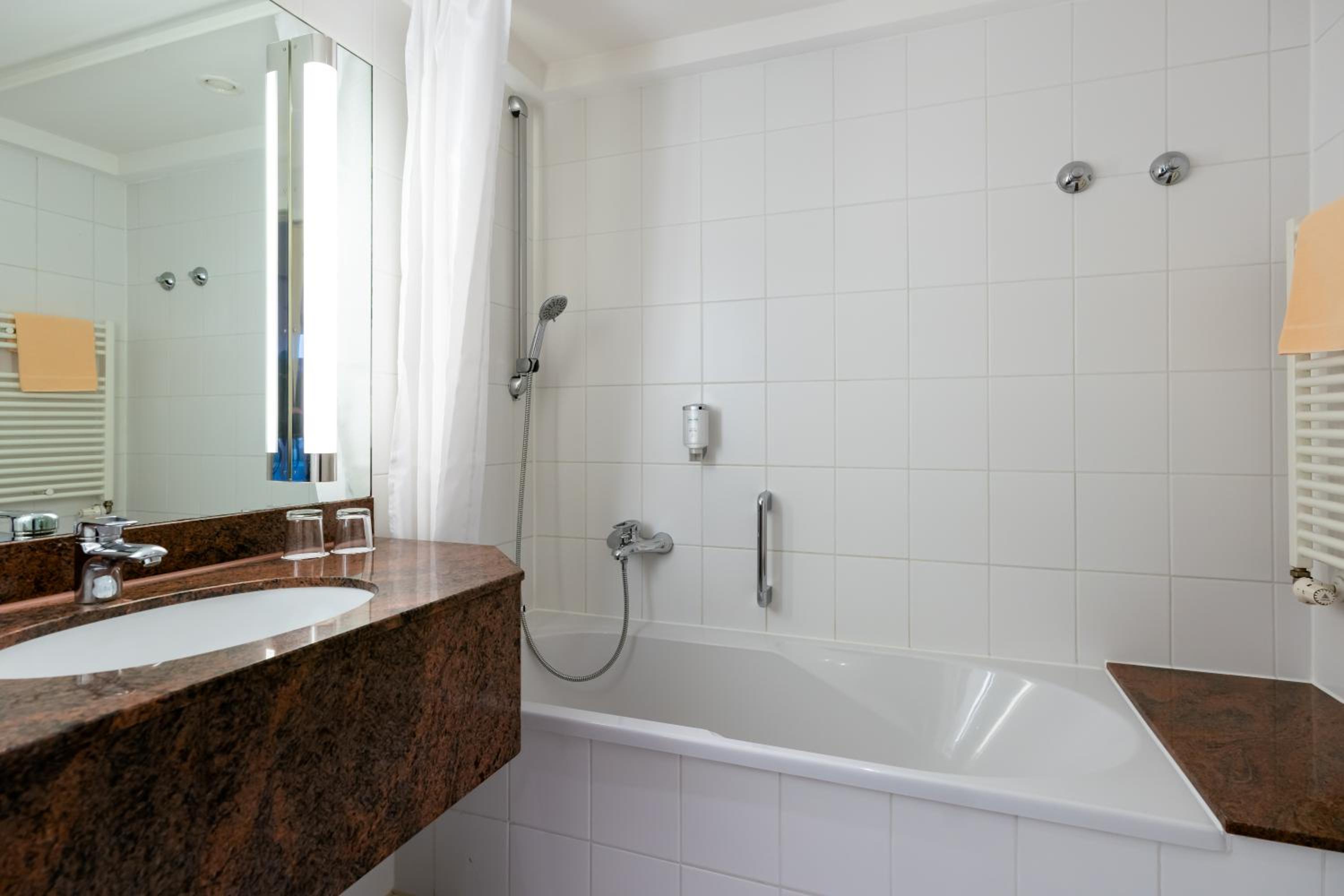Schlosspark Hotel 46/50