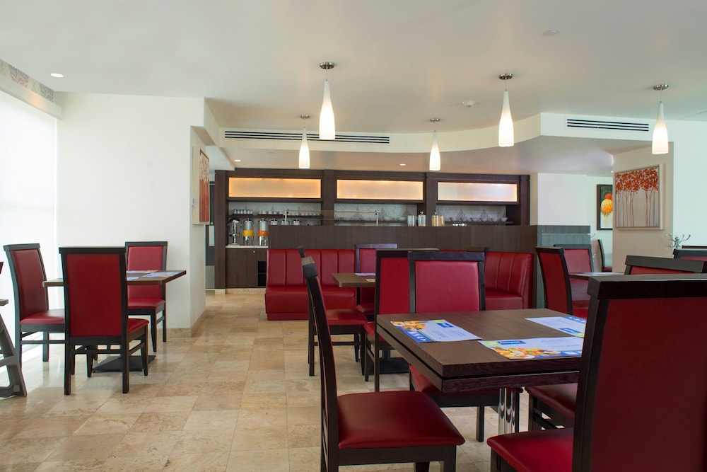 Holiday Inn Express & Suites Queretaro, an IHG Hotel 36/50