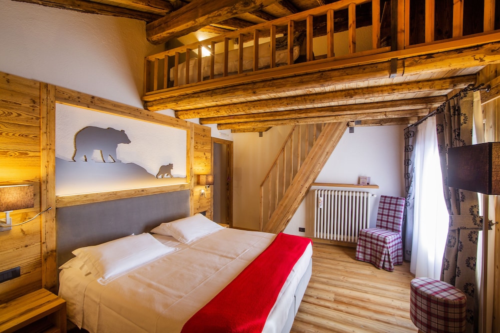 ROOM, TRIPLE