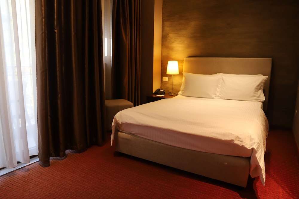 Mondial Hotel Tirana 23/70