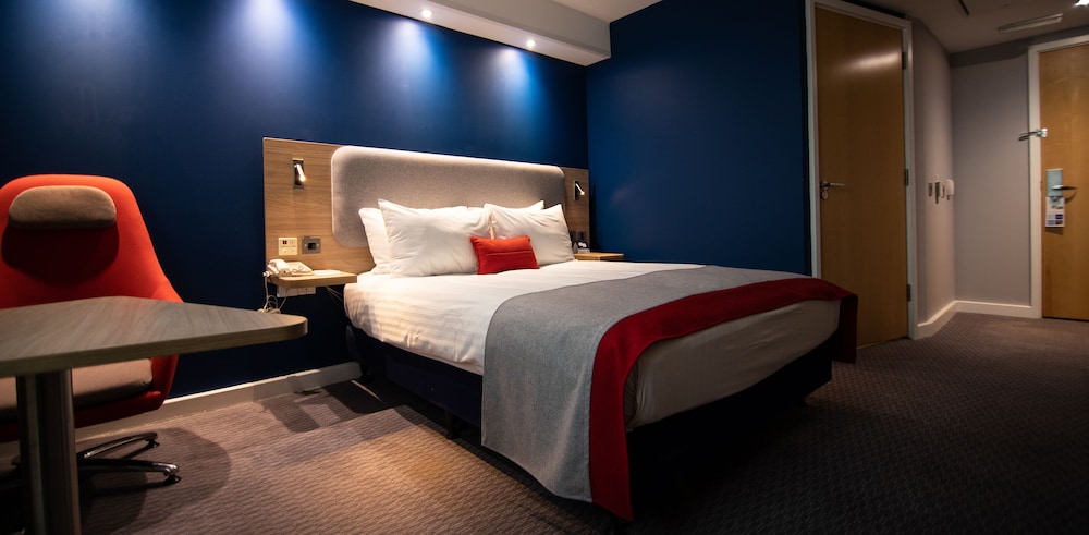 Holiday Inn Express London Stansted Airport 9/33