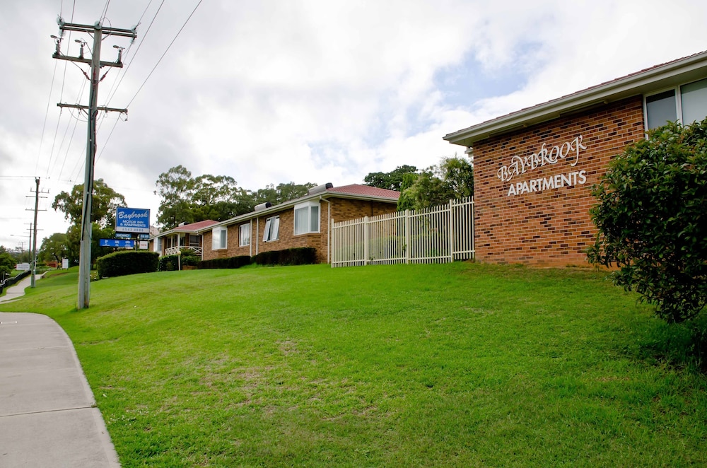 Baybrook Motor Inn & Apartments 32/34