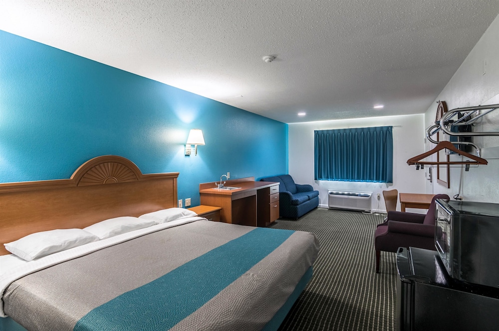 Motel6 Azle, TX 17/38