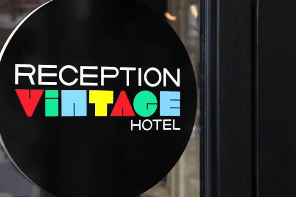 BELLA COLINA VINTAGE HOTEL 1953 10/30