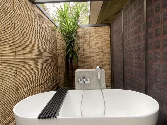 Djoglo Luxury Bungalow 44/44