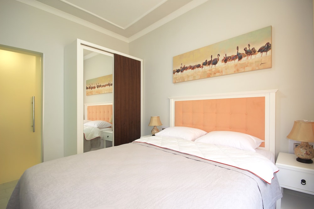 Delight Deluxe Apart Hotel 16/72