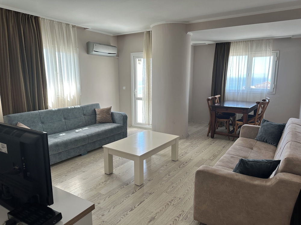 Silver Tower Residence 24/50