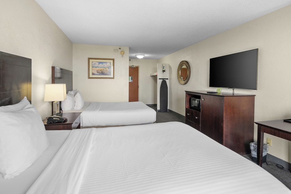 88 Palms Hotel and Event Center 22/59