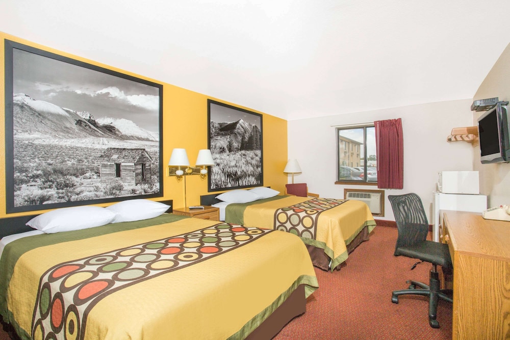 غرفة قياسية بسريرين كوين، Super 8 by Wyndham Elko 2/4