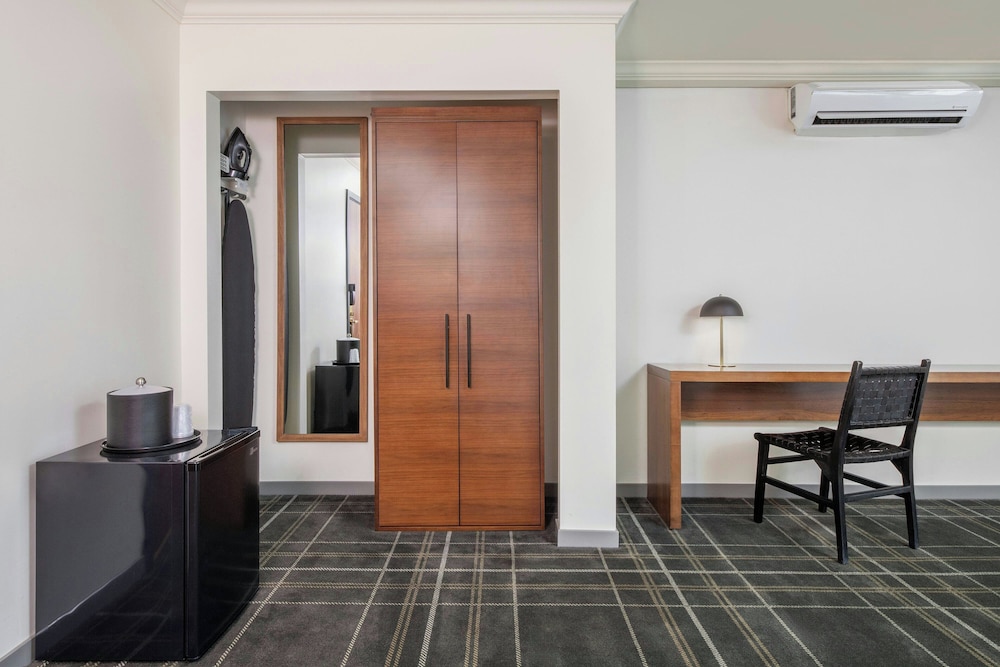 FOUND Hotel, Santa Monica 5/50