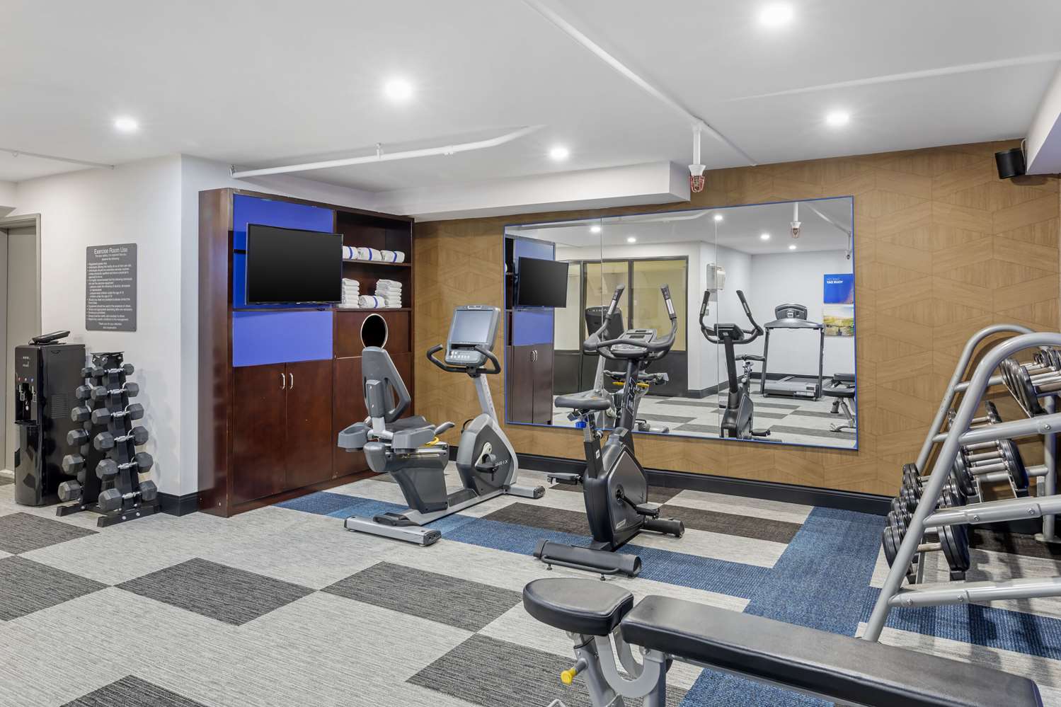 Comfort Inn & Suites Irvine Spectrum 28/49