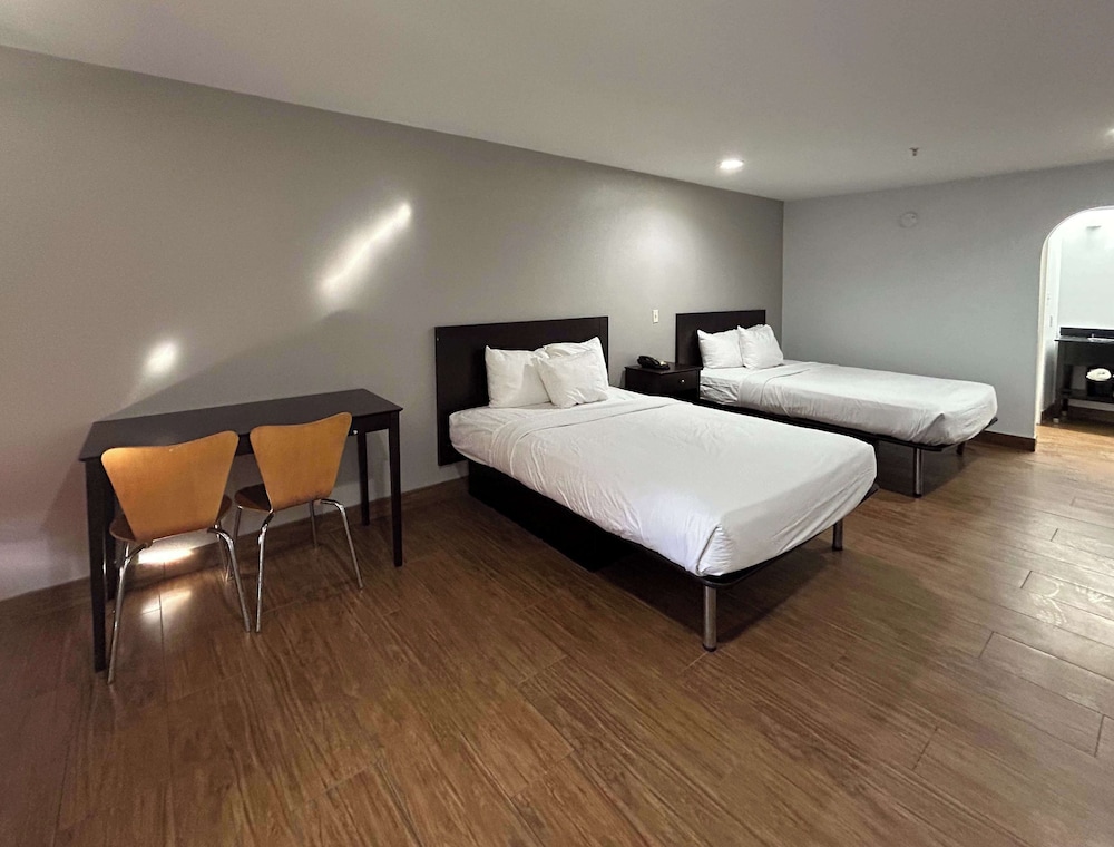 Motel6 Denham Springs, LA 24/50