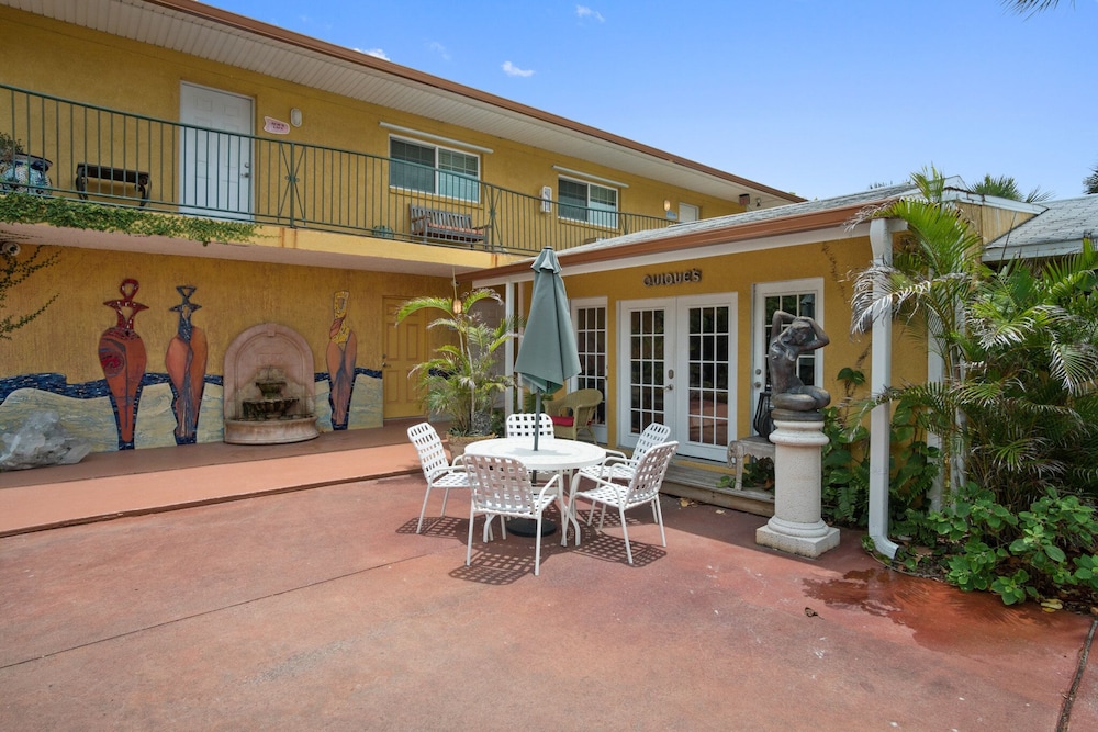 Beach Place Guesthouses 6/74