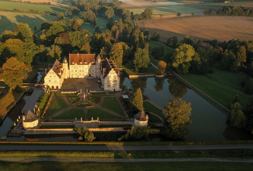 Schlosshotel Munchhausen 41/50