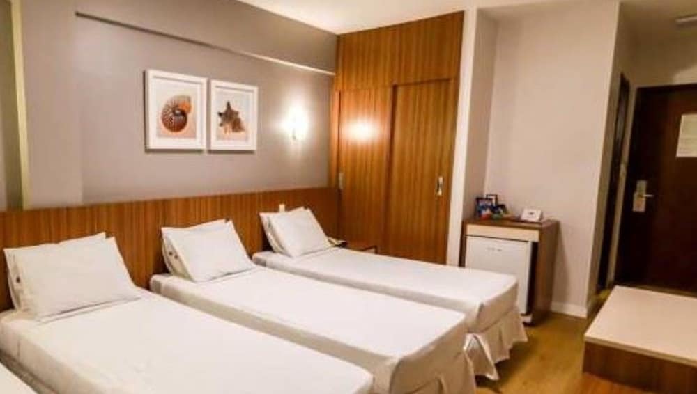 ROOM, TRIPLE
