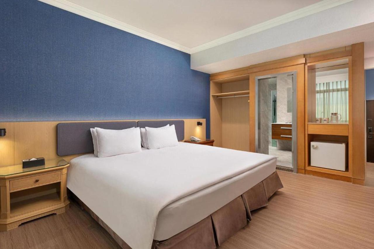 Days Inn by Wyndham Chiayi 12/42