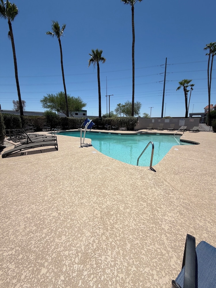 Extend A Suites Phoenix, AZ 51/55