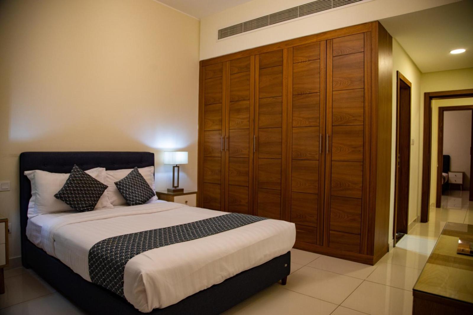 3 Bedrooms, Apartment, Balcony