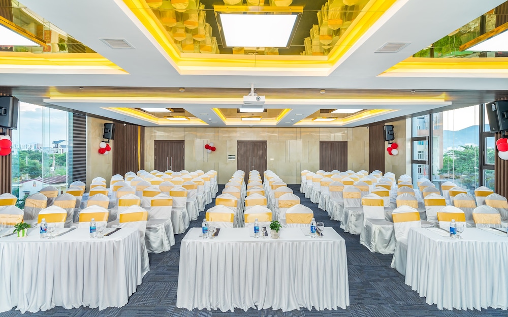 Gold Plaza Hotel Da Nang 43/50