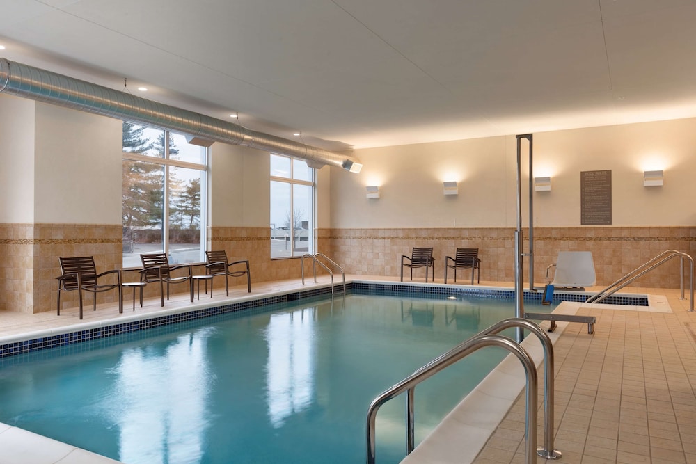 Hyatt Place St. Louis/Chesterfield 32/70