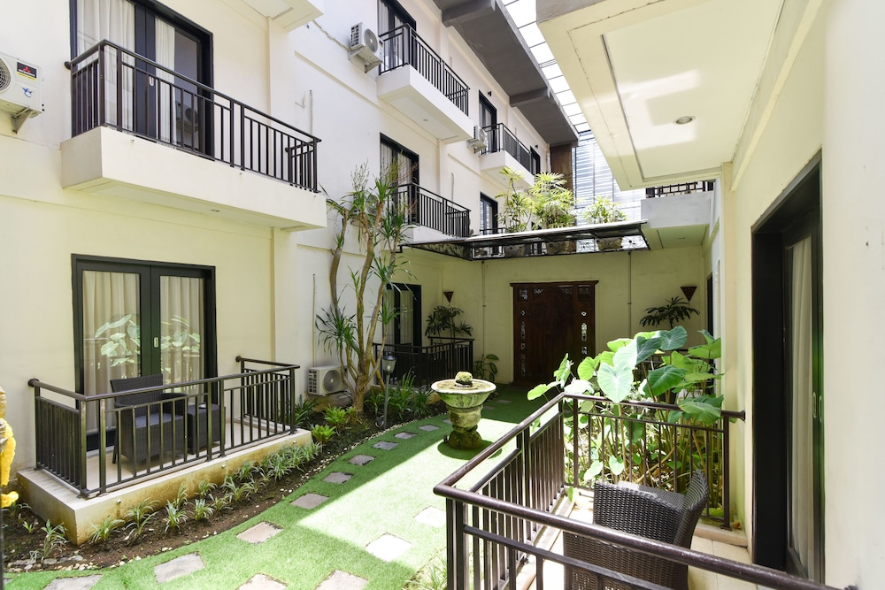 Reddoorz Plus Near Mall Bali Galeria 2 4/35