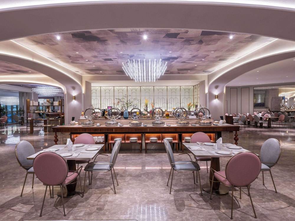 Mercure Shijiazhuang People Square 48/80