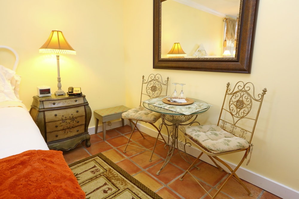 Beachfront Bed & Breakfast 25/46