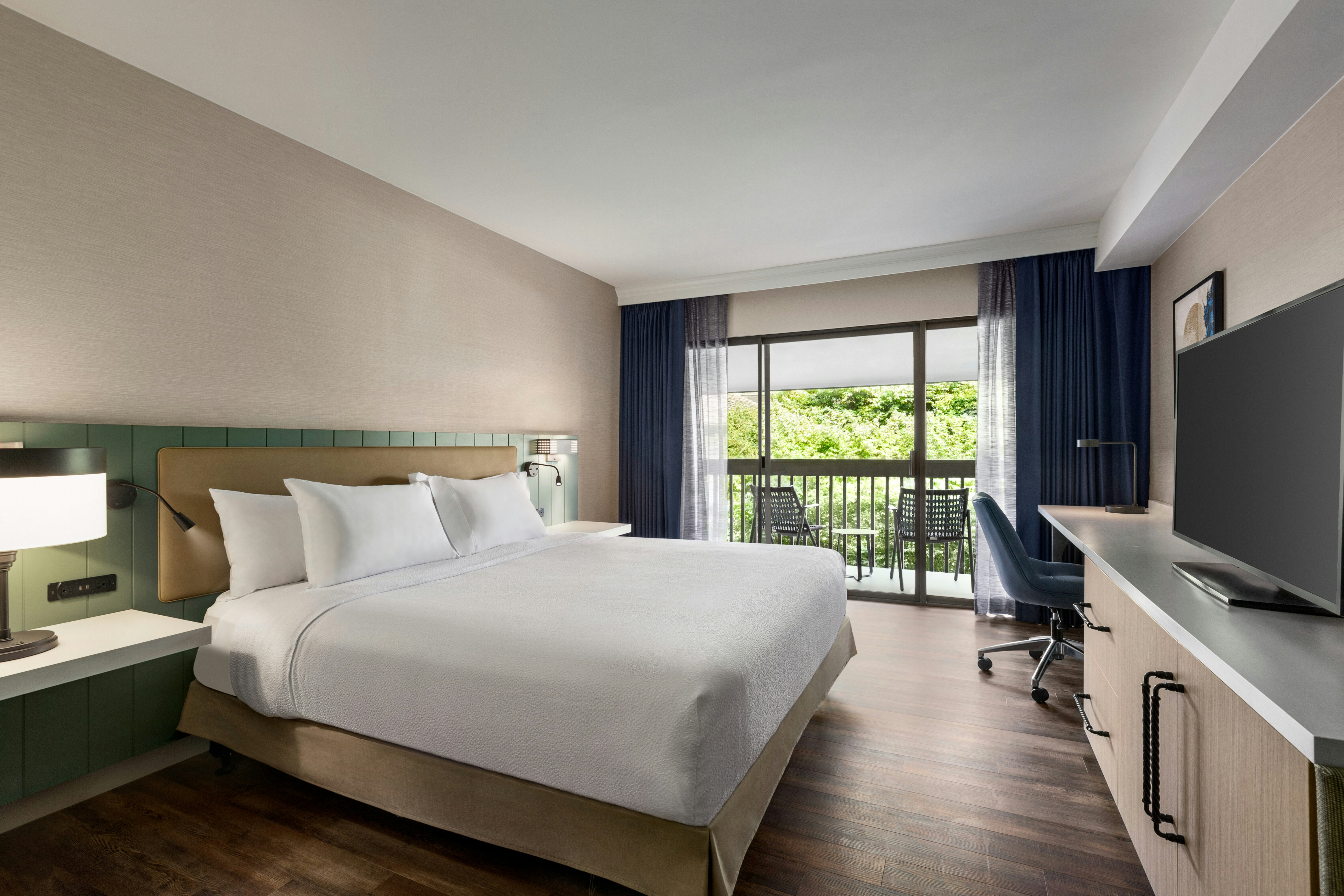 ROOM, KING BED, BALCONY, ACCESSIBLE