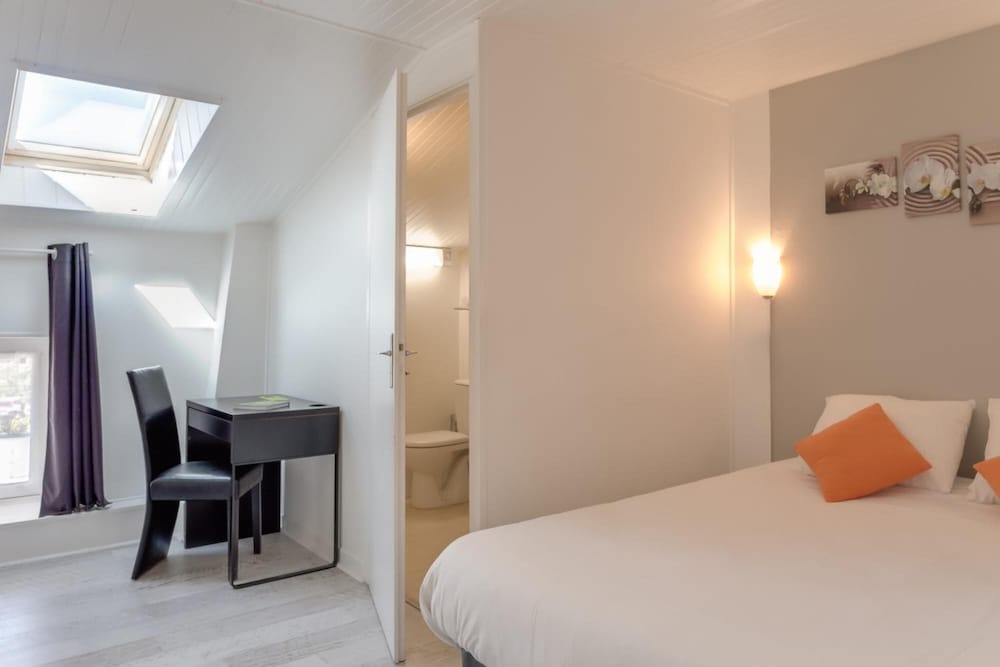 HOTEL LE BOURGOGNE 19/50