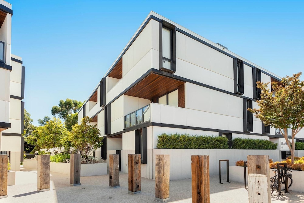 Clayton Serviced Apartments 3/33