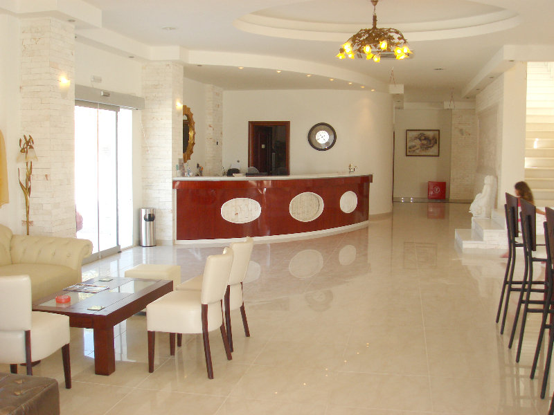 Royal Beach Hotel 6/53