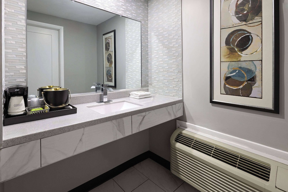 Super 8 by Wyndham Hazleton 32/33