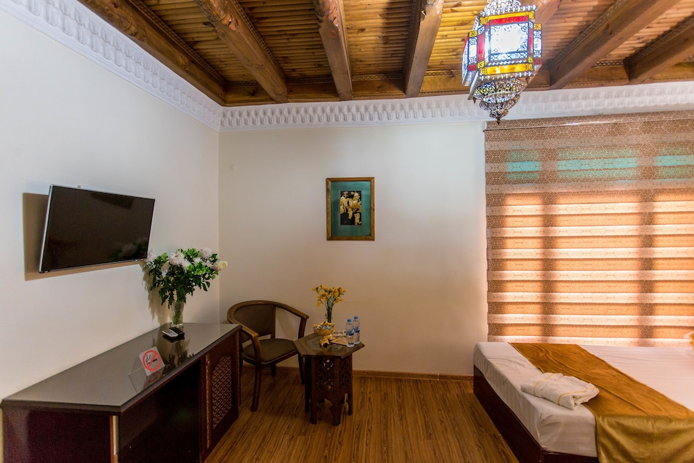 Kukaldosh Hotel 44/73