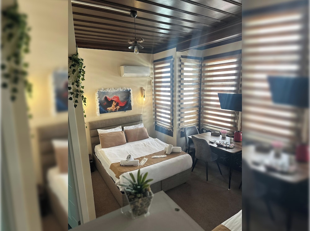 Guner Hotel 22/42
