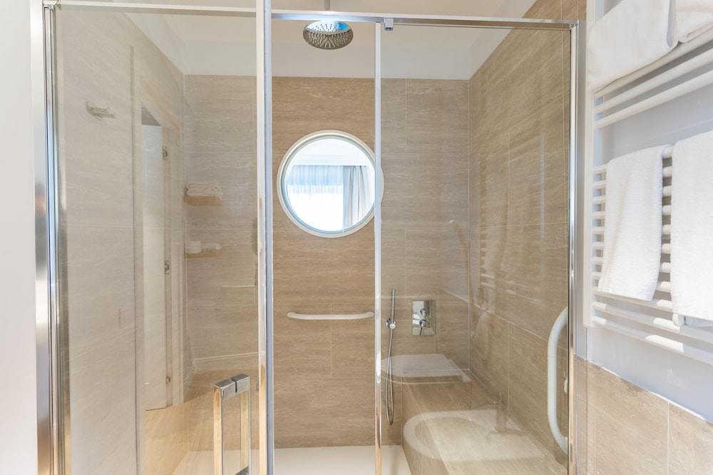 Porto Romano The Marina Resort 46/48
