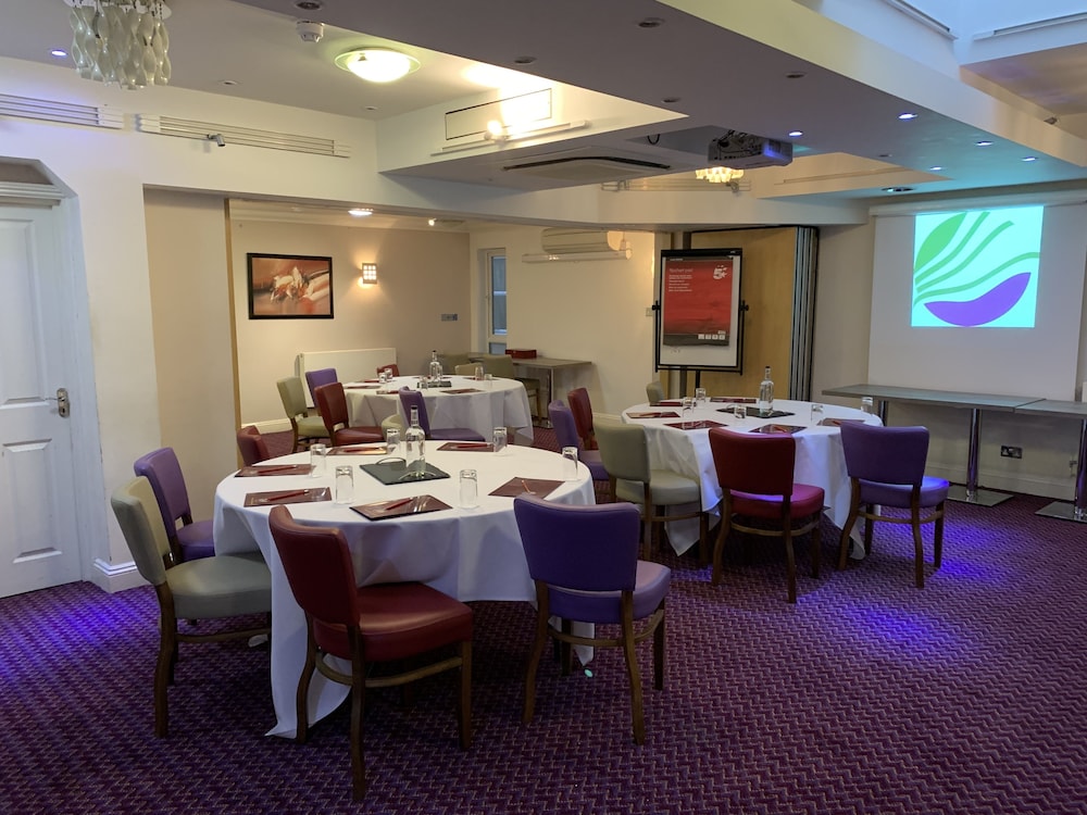 The Queensgate Hotel 33/35