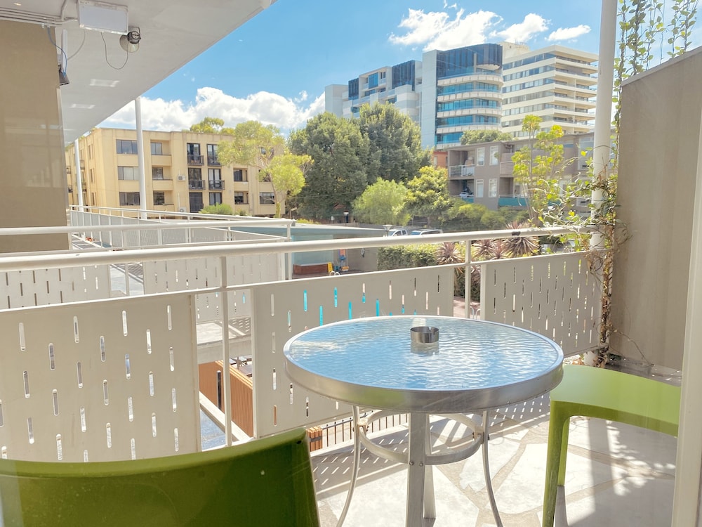 The Parkmore Hotel 23/45